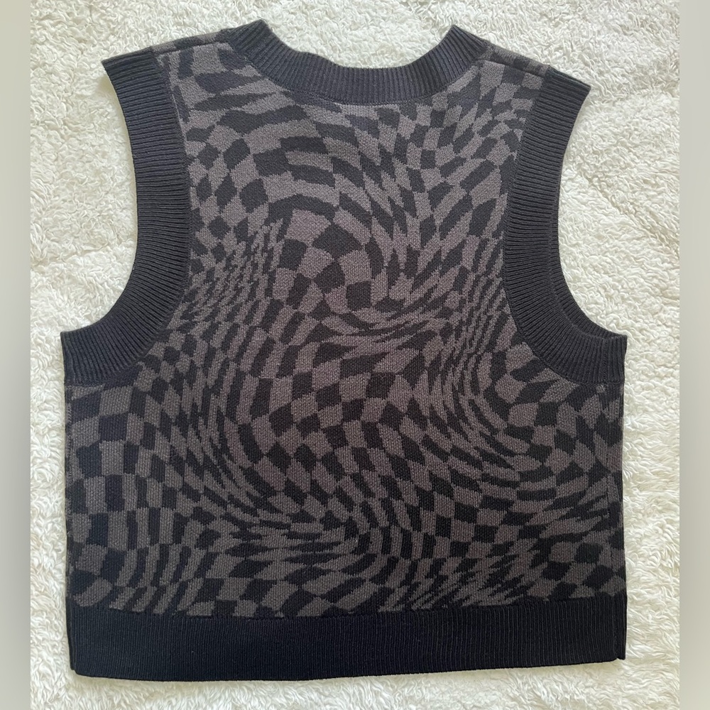 Patterned Black Vest - image 2